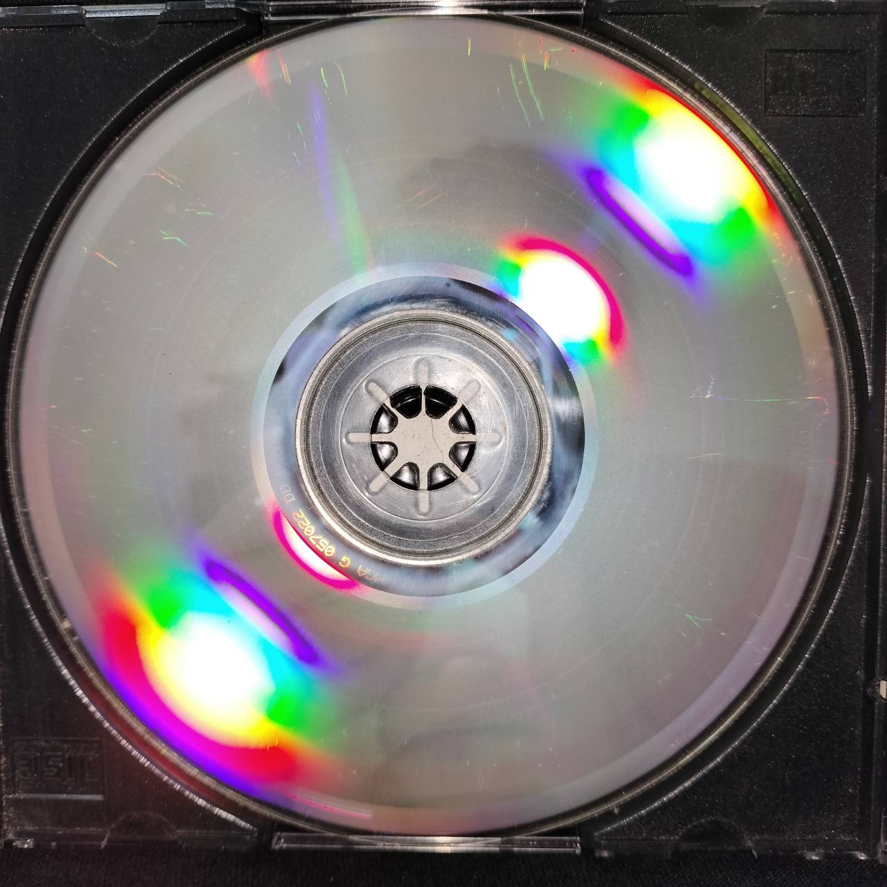 ศรัณย่า ส่งเสริมสวัสดิ์ – ศรัณย่า รวมฮิต / โค้ด DD / แผ่นเป็นรอย