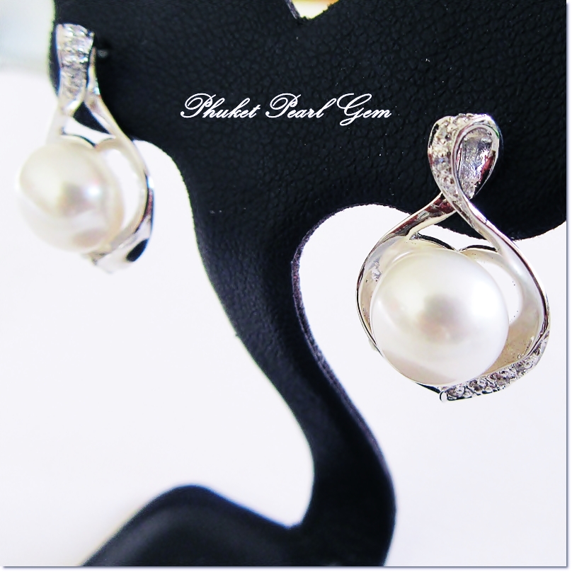 Heart Pearl Earrings