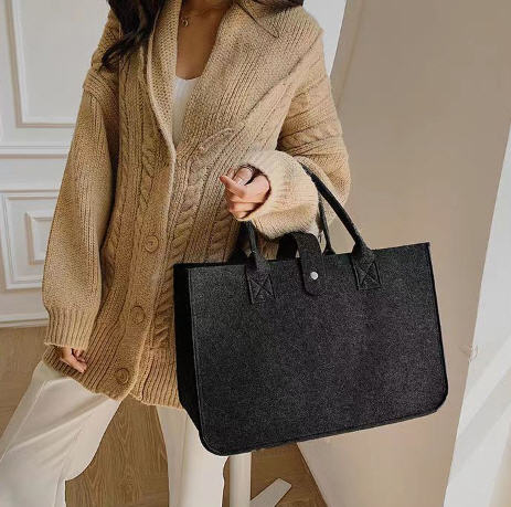 กระเป๋าสะพายผ้าสักหลาด,กระเป๋าผ้าสักหลาด,กระเป๋าถือผ้าสักหลาด,ขนาด39*26*20cm