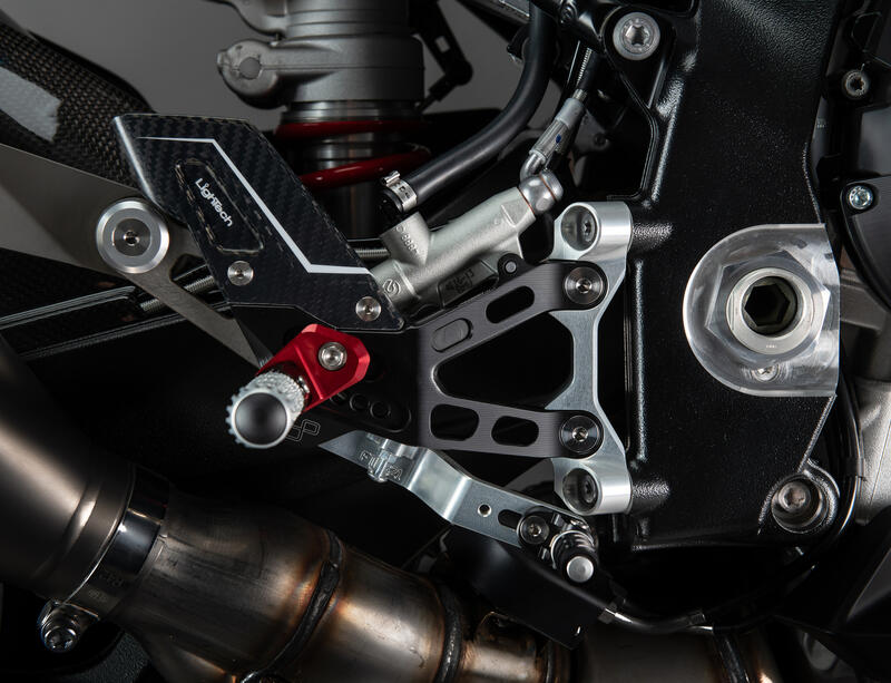 Lightech- เกียร์โยง (Rearsets) สำหรับ S1000RR 2020+ รุ่น R