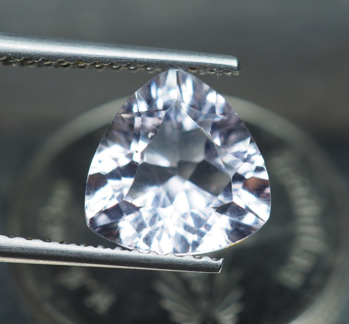 พลอยอะเมทิสต์สีชมพูอมม่วงหวาน 2.15 กะรัต AAA