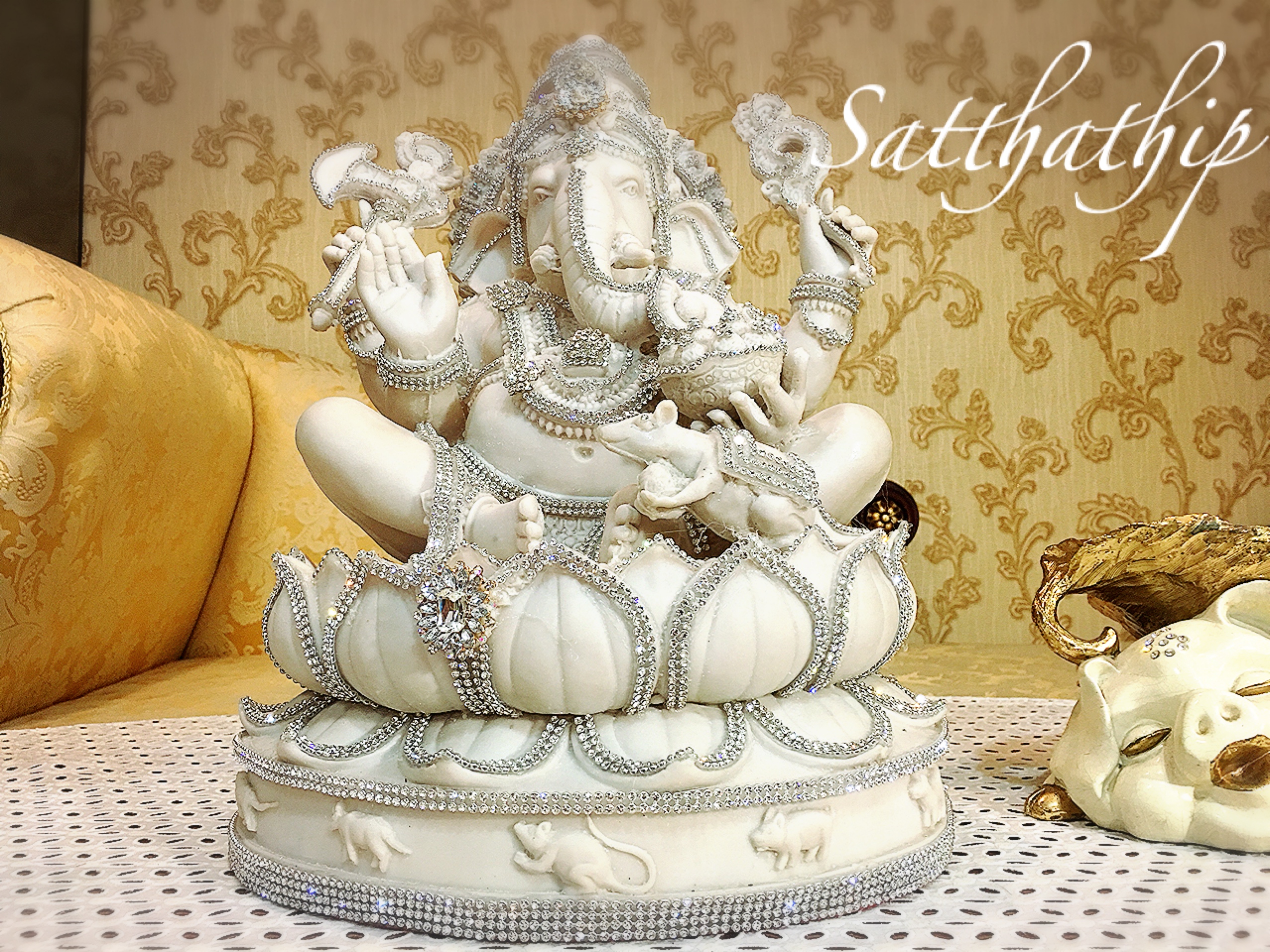 พระพิฆเนศ ปางสัมปทายะคเณศ (เรซิ่น แต่งองค์) - Ganesha: Lord of Success