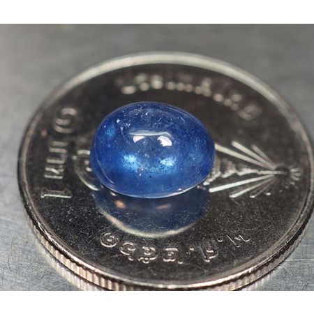 พลอยไพลินหลังเบี้ย (Sapphire) 3 กะรัต