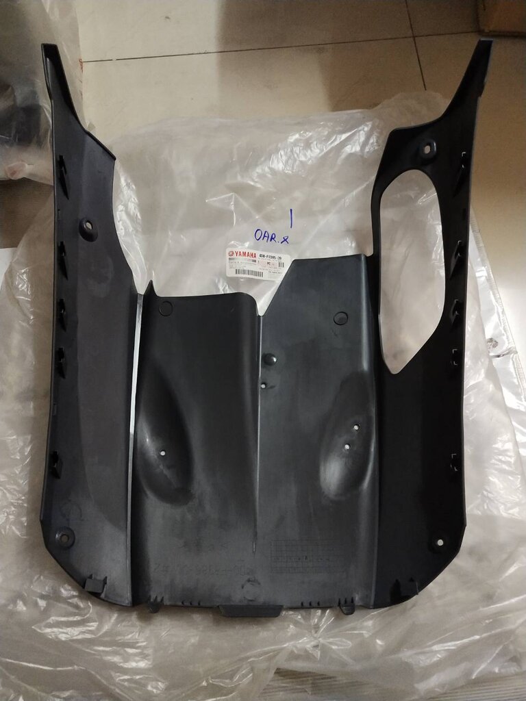 คอนโซลใต้ท้องสีเทาเข้ม ฟีโน่ สำหรับรุ่น FINO อะไหล่แท้ YAMAHA 4D0-F8385-20