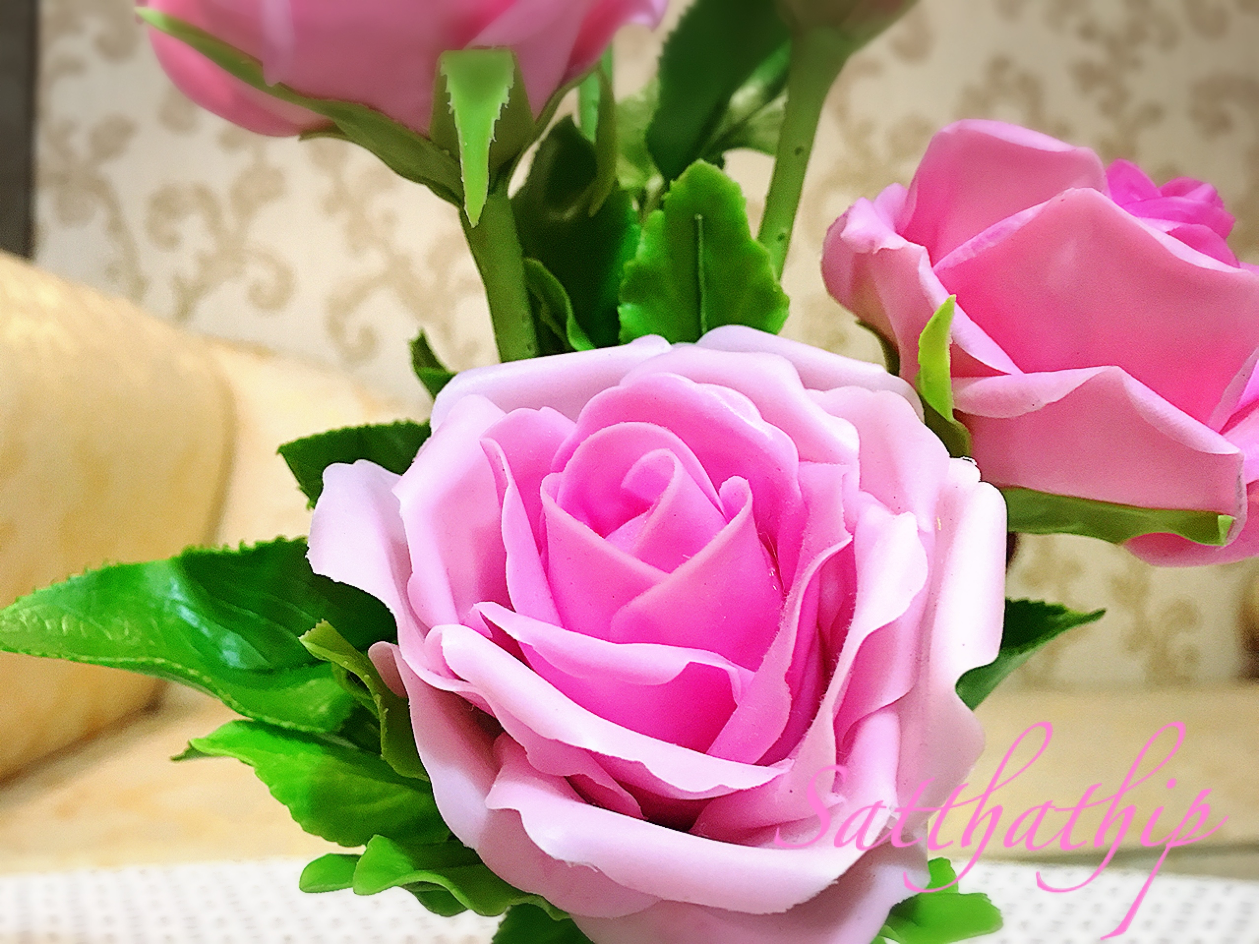 แจกันดอกกุหลาบ สีชมพู ประดิษฐ์จากดิน - ดอกกุหลาบ - Rose Flower