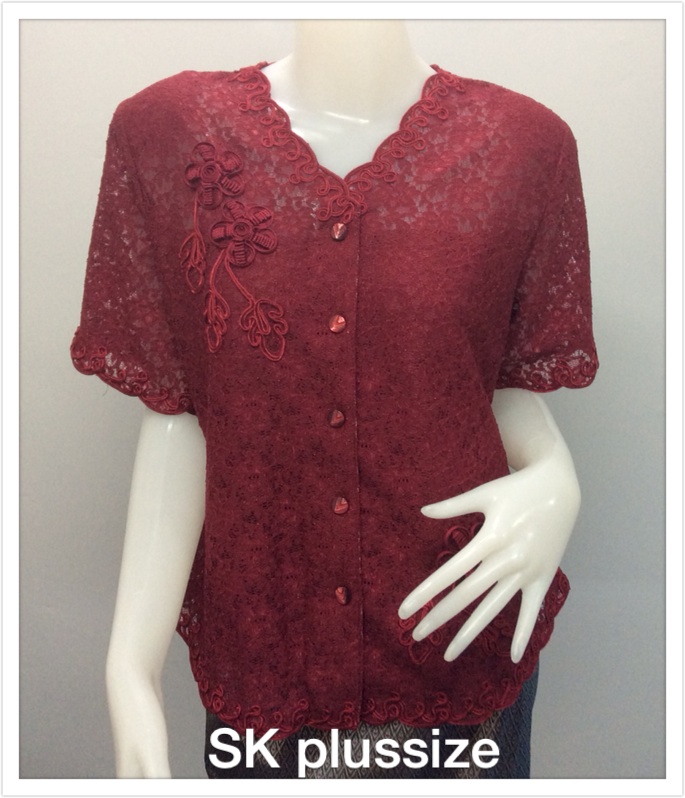 เสื้อลูกไม้ สีแดง แขนสั้น รอบอก 44 นิ้ว