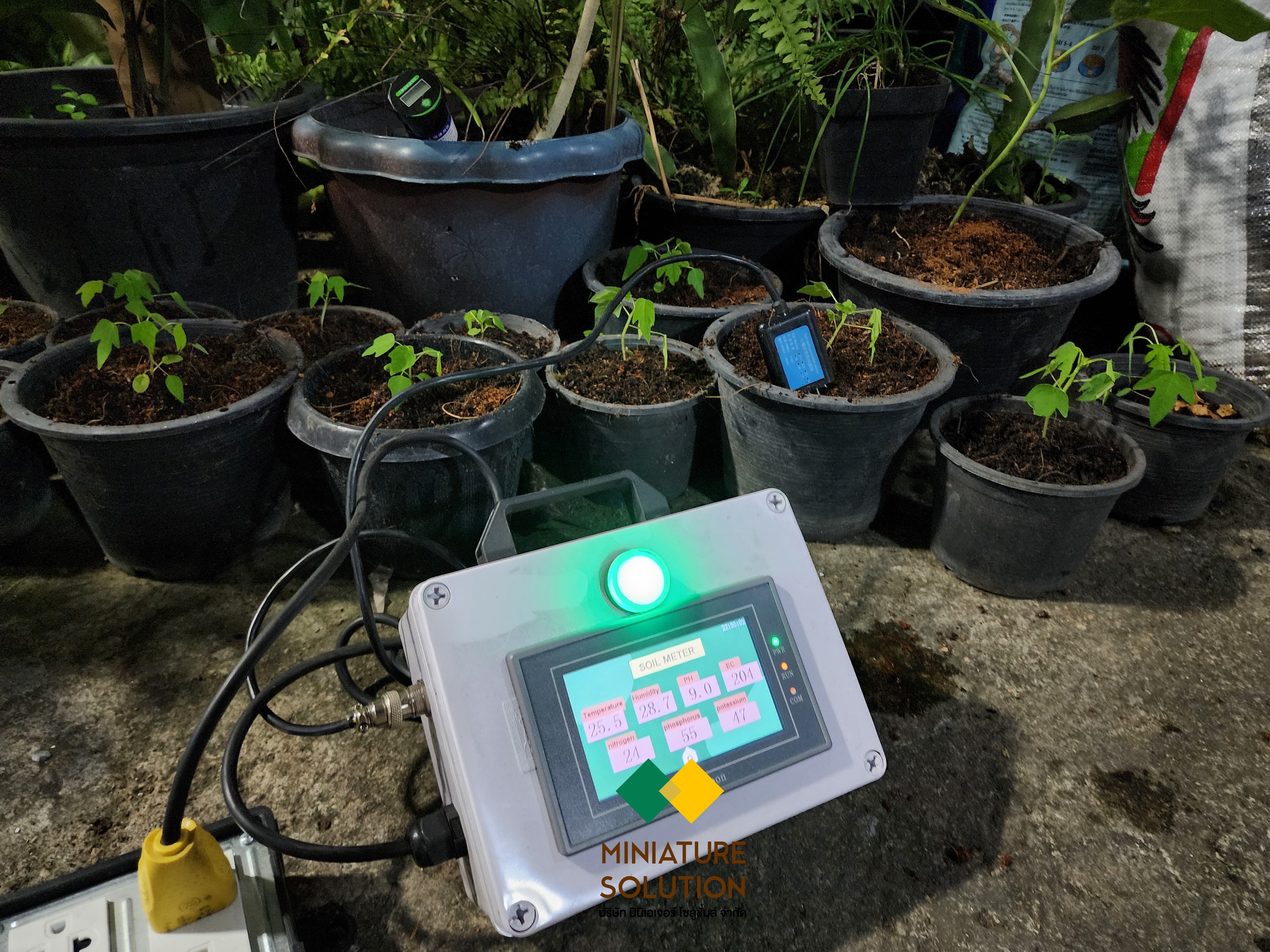 เครื่องวัดคุณภาพดิน เครื่องวัดค่าคุณสมบัติในดินแบบพกพา แสดงค่าอุณหภูมิ ความชื้น EC PH NPK Soil Meter For Plants Smart [Sensor 7in1]