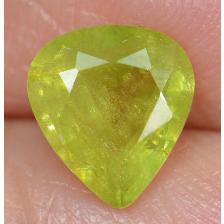 พลอยแท้สฟีน (Sphene) 1.35 กะรัต