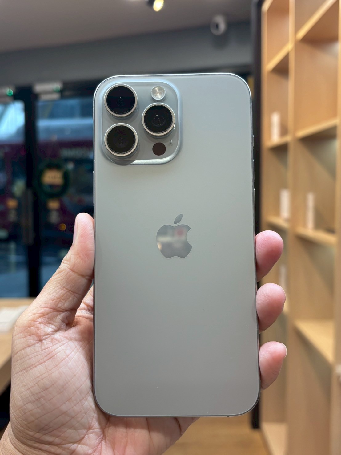 iPhone 16 Pro Max 256GB Natural Titanium