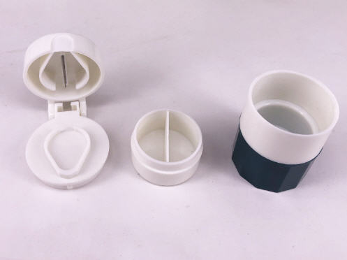 กล่องใส่ยาพร้อมที่ตัดยา,กล่องตัดยา,ที่ตัดเม็ดยา,ที่ตัดยา,มีดหั่นยา