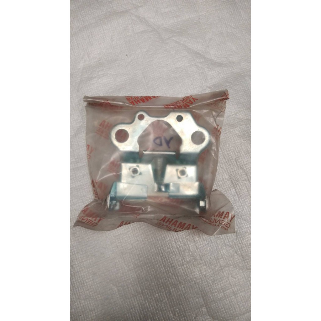 ขายึดไฟท้าย สำหรับรุ่น JR120 อะไหล่แท้ YAMAHA 4AC-F116F-00