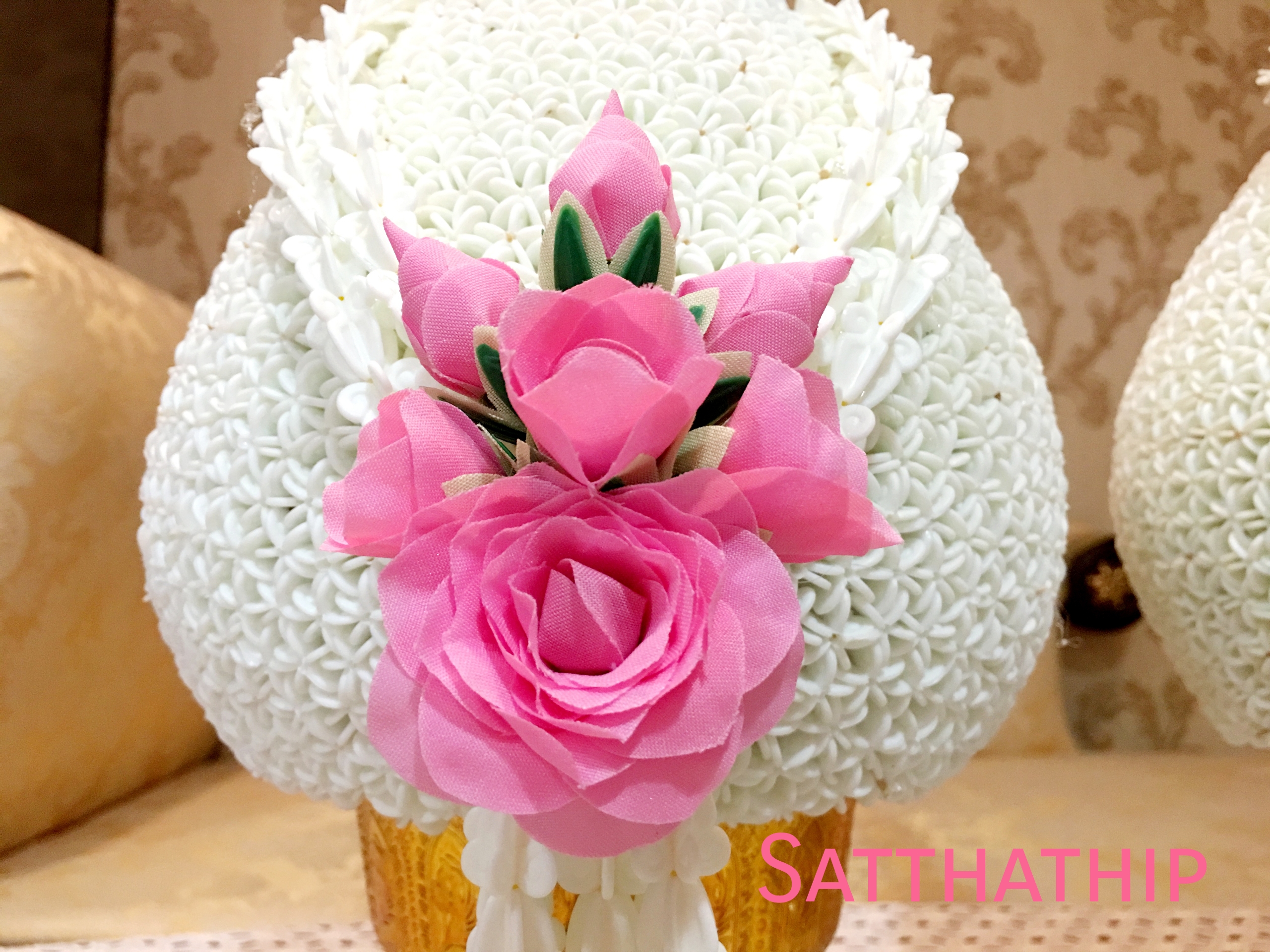 พานพุ่มดอกรักประดิษฐ์