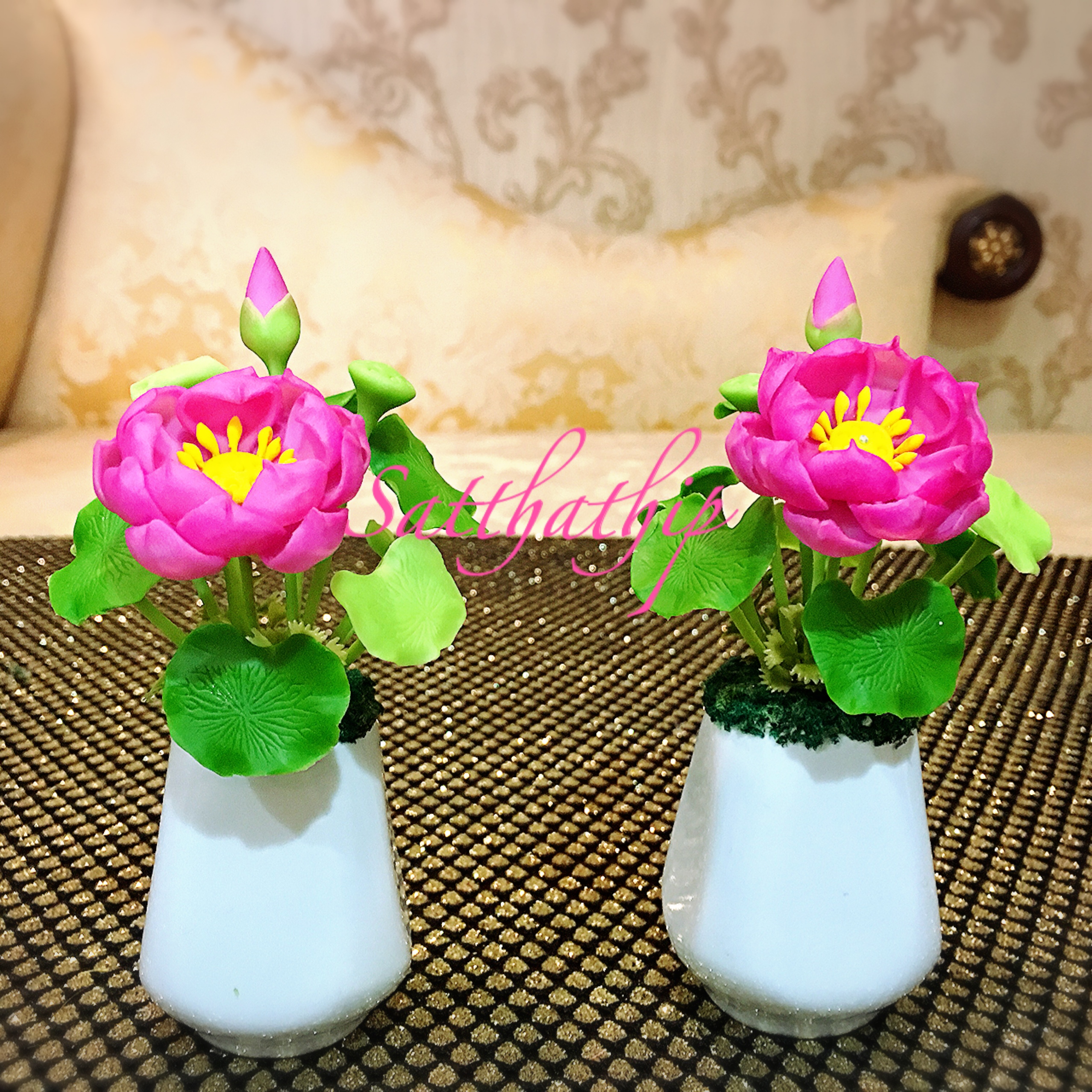 [สินค้าหมดชั่วคราว***] แจกันดอกบัว - ดอกบัวประดิษฐ์ - แจกันดอกบัวหลวงสีชมพู (ข้างละ 1 ดอก) ประดิษฐ์จากดิน - แจกันดอกบัวประดิษฐ์ - Lotus Flower