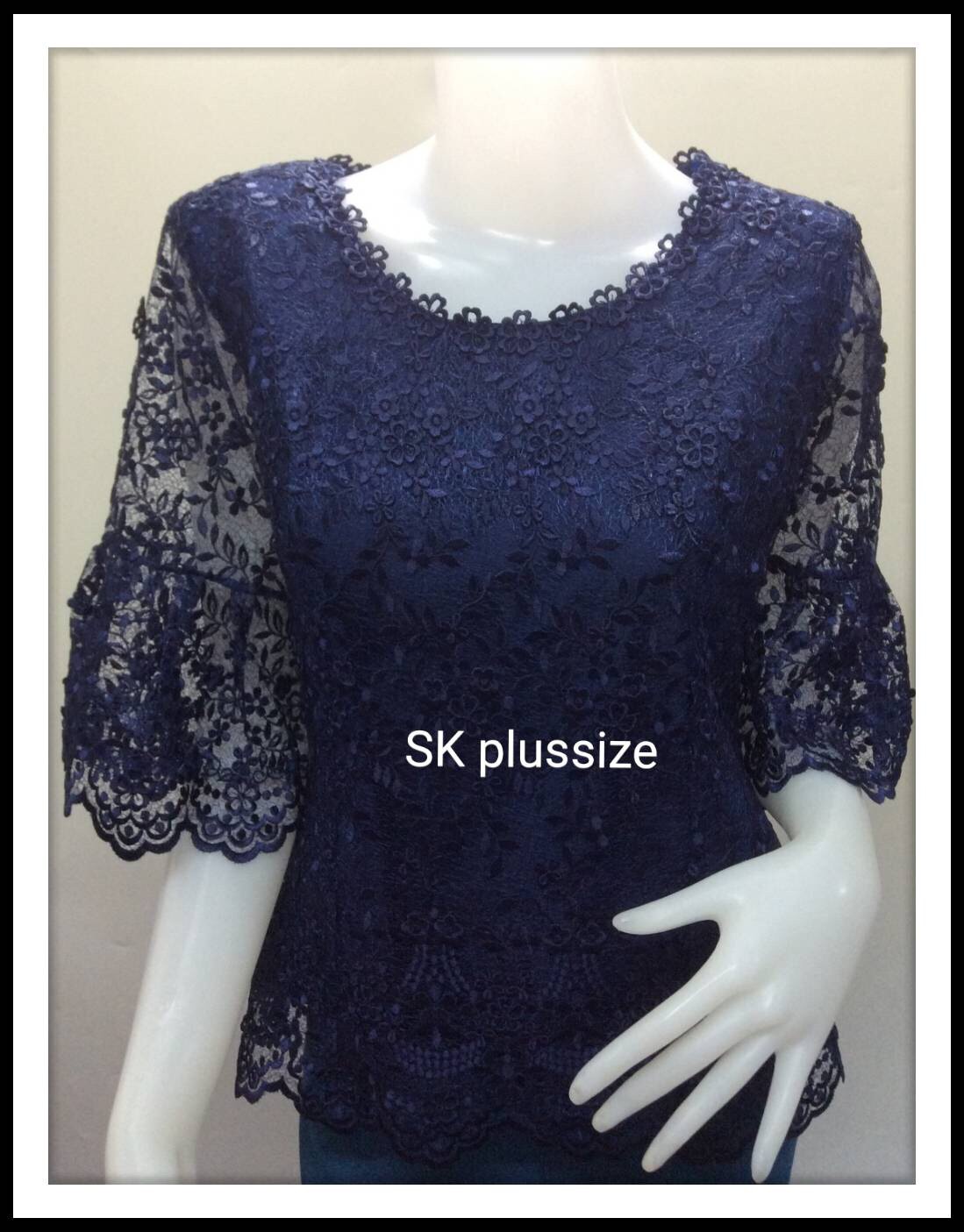 เสื้อลูกไม้ใยบวบ แขนพุ่ม สีกรมท่า รอบอก 44 นิ้ว