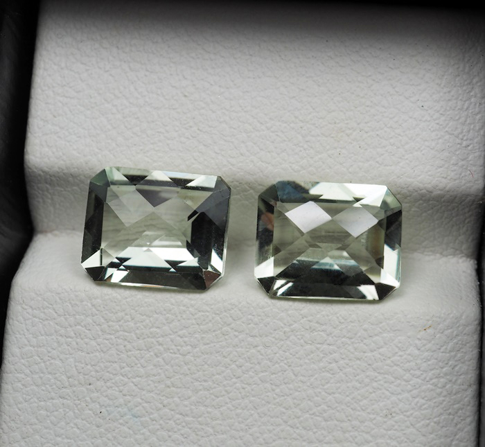 พลอยอะเมทิสต์ 5.55 กะรัต 2 ชิ้น 10x8 มม.