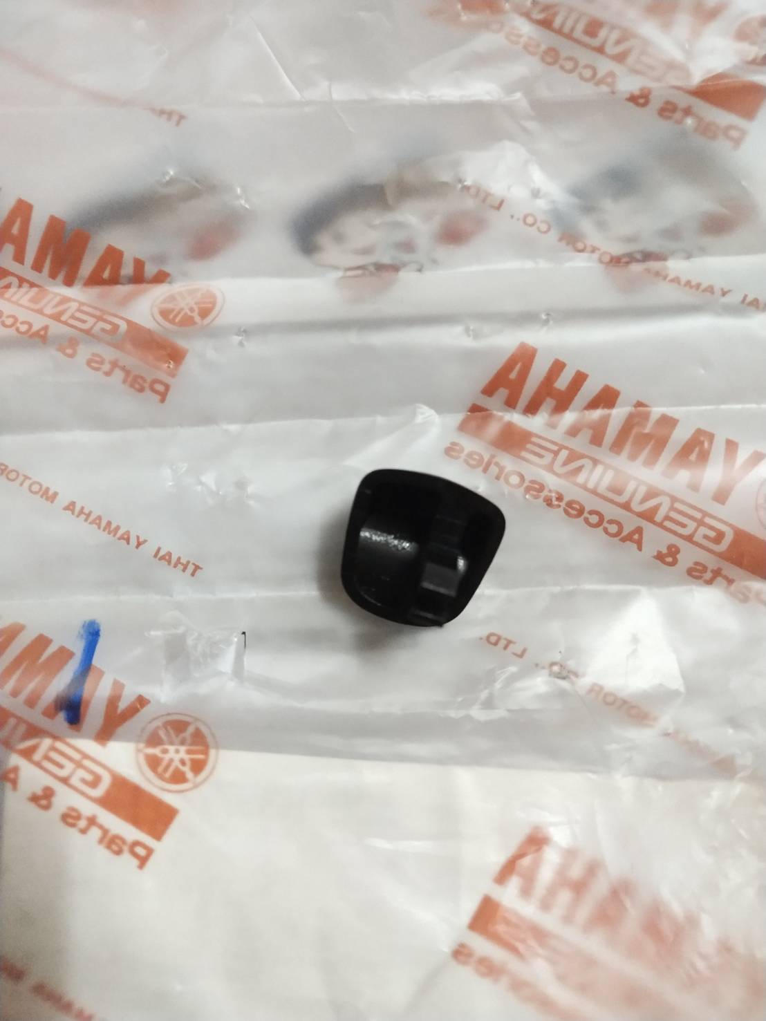 ปุ่มไฟสูง-ต่ำ MIO ตัวเก่า , FINO ตัวแรก , SPARK NANO 2012 อะไหล่แท้ YAMAHA 4D0-H3977-00