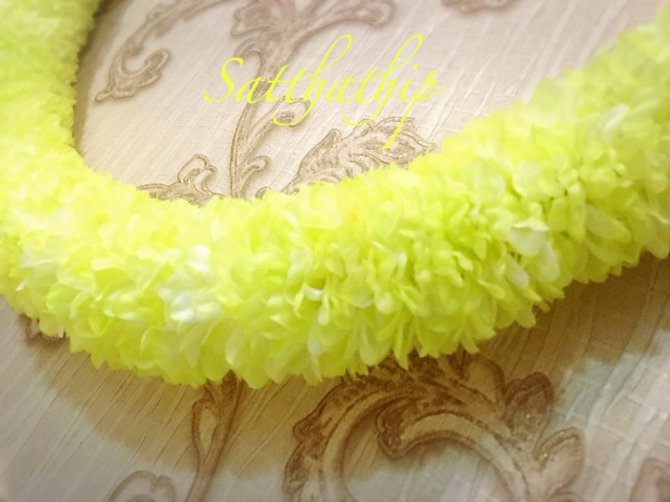 พวงมาลัยผ้าสองชาย [แบบตัดก้านดอก ร้อยแน่น 450 บาท/เมตร]