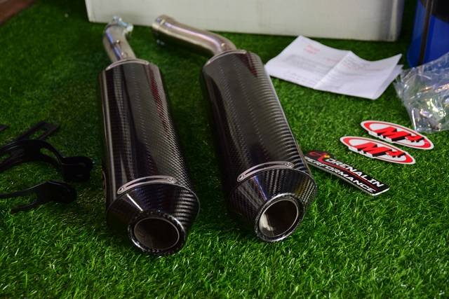 ท่อ M4 Slip-on สำหรับ R1 ปี 2009-2014 (For Exhibition only)