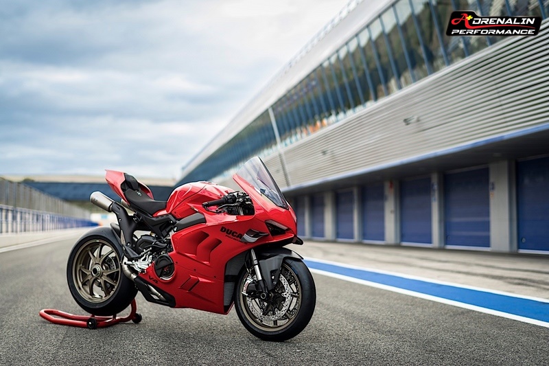 ท่อฟูล Akrapovic แบบปลายคู่ ออกบนสำหรับ V4 2022+ (For Exhibition only)