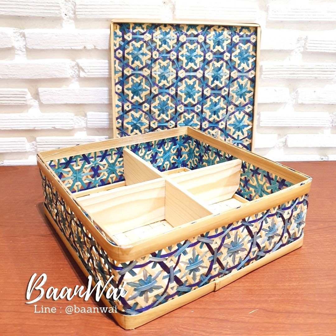 กล่องชะลอม ลายพิกุล ทรงเหลี่ยม ขนาด 10 นิ้ว