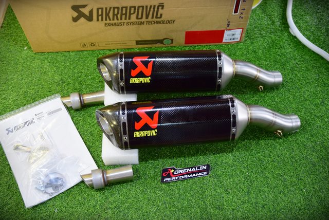 ท่อ Akrapovic สลิปออน คาร์บอน สำหรับ ZX6R 2019+ (For Exhibition only)