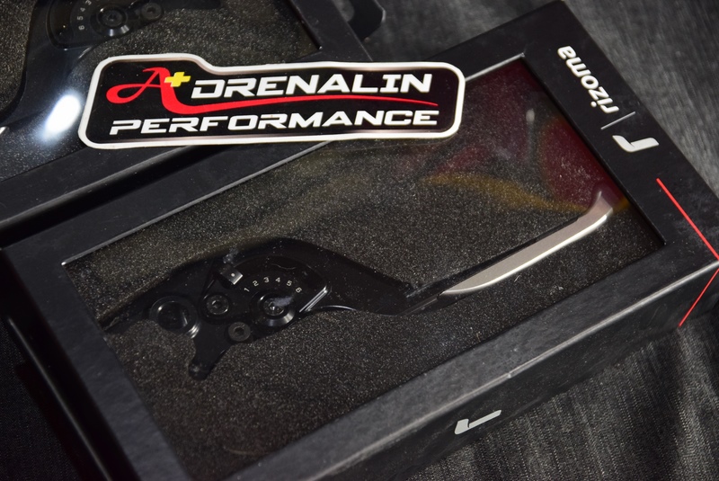 Rizoma ก้ายเบรค ก้านคลัทช์ สำหรับ Tmax 530 560 2017+ ราคา/คู่