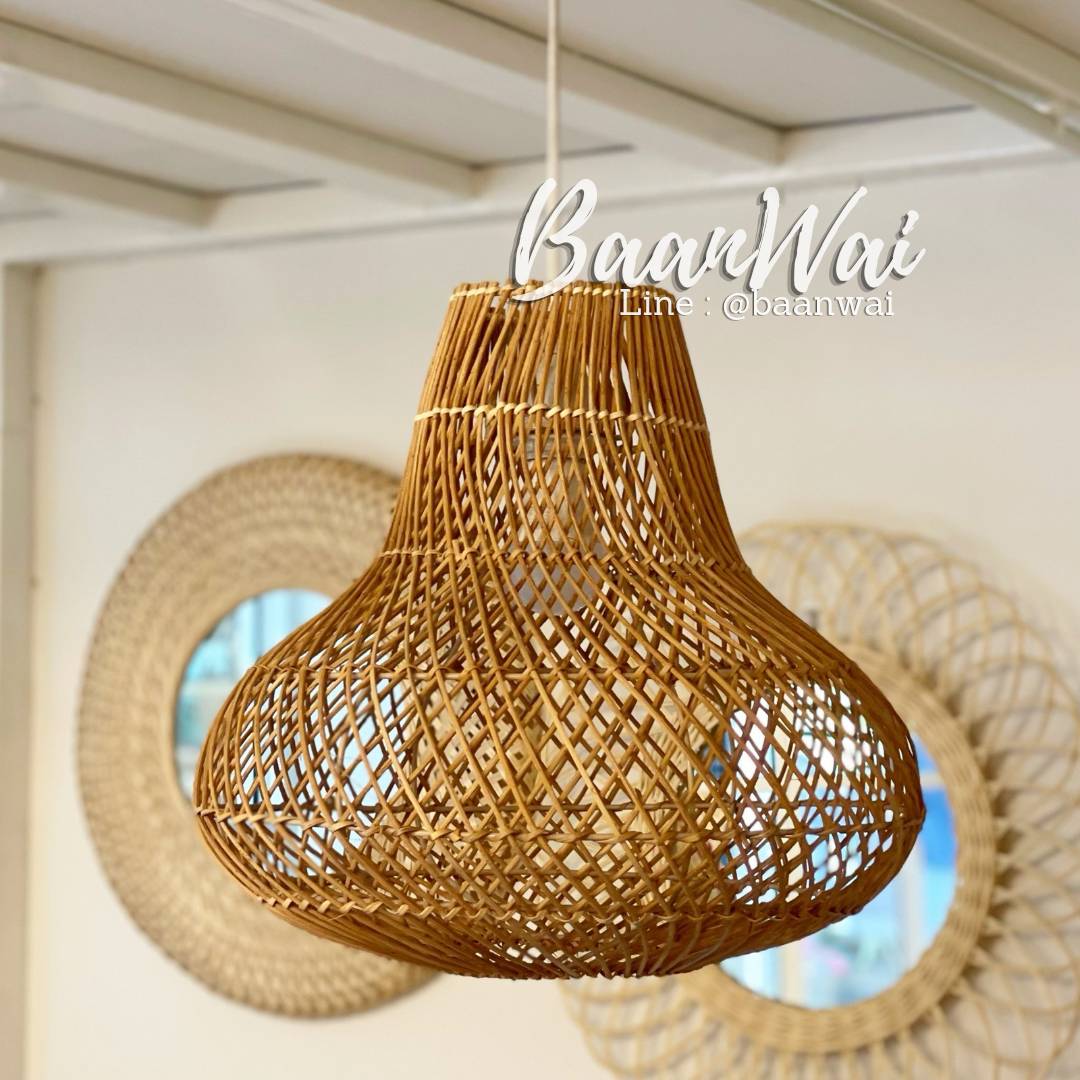 โคมไฟหวาย สานไขว้ ขนาด 40 * 37 cm