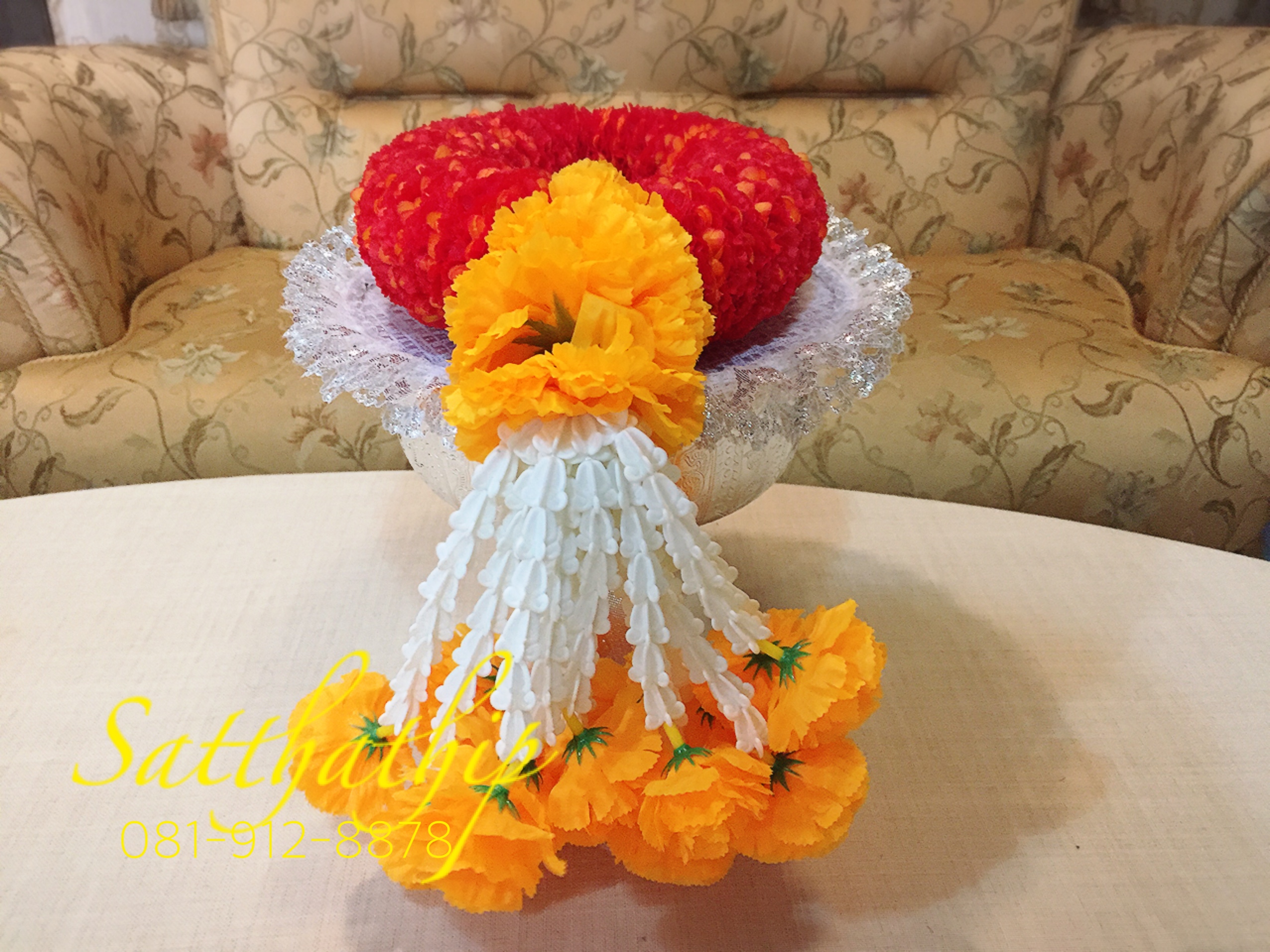 พวงมาลัยฮินดู/พวงมาลัยผ้า ดอกมัม (ร้อยด้วยกลีบ) สีแดง,เหลือง - Fabric garland