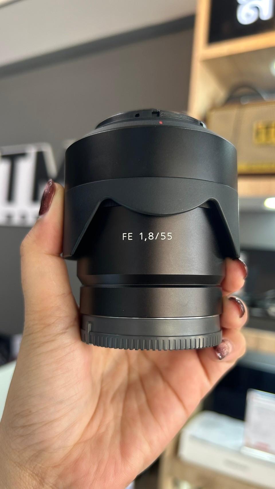 Lens Sony Sonnar T* FE 55mm f/1.8 ZA