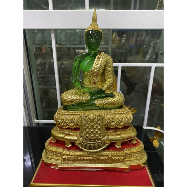พระพุทธมหามณีรัตนปฏิมากร พิมพ์ใหม่ กว้าง9นิ้ว สูง14นิ้ว พระเเก้วมรกต พระเเก้ว