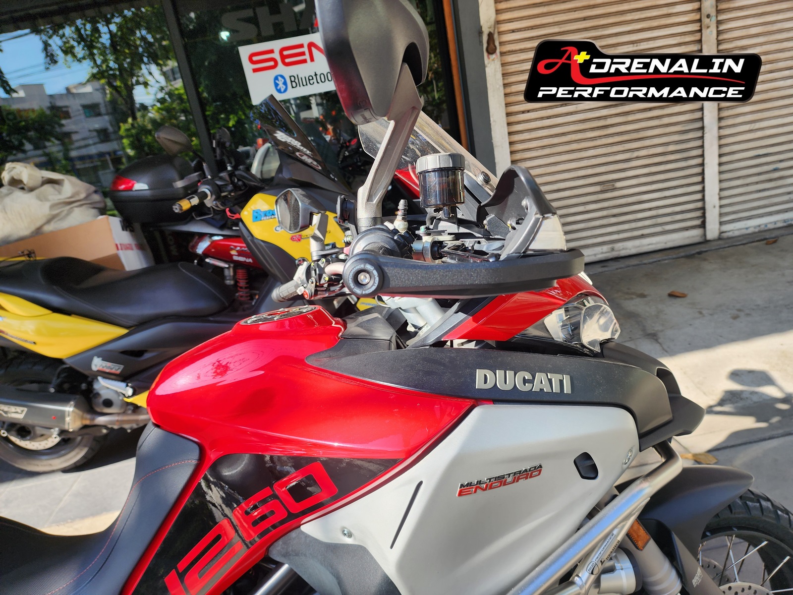 การ์ดแฮนด์ พร้อมตุ้มถ่วงน้ำหนัก Evotech สำหรับ multistrada 950,1200,1260 ปี 2015+