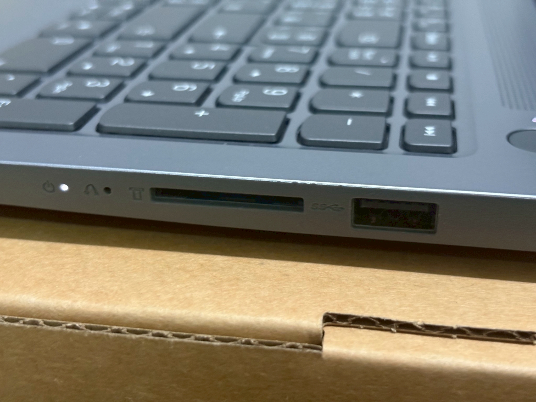 LENOVO IDEAPAD SLIM 3 15IRH8-83EM0009TA (ARCTIC GREY)