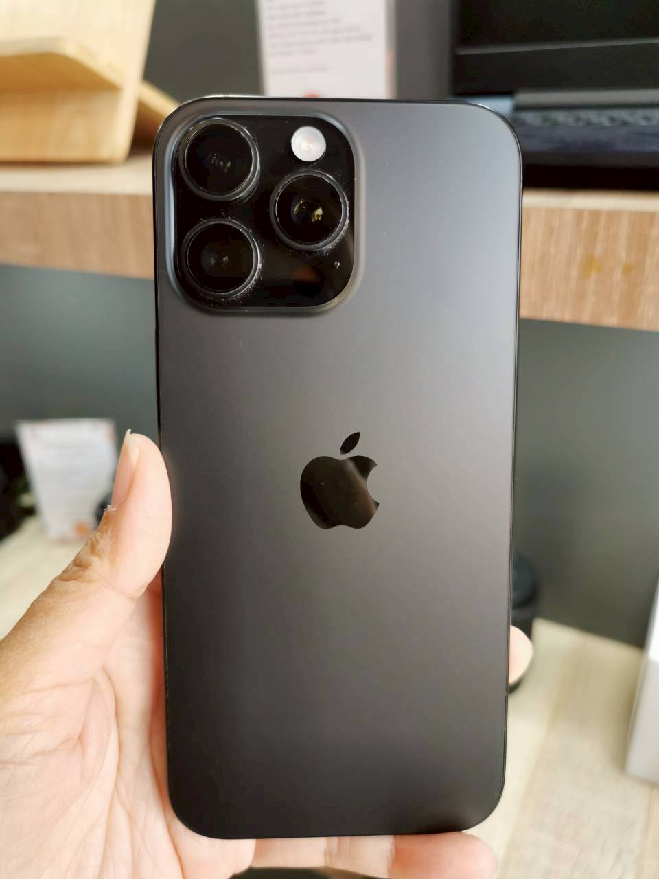 iPhone 16 Pro Max 512GB Black Titanium