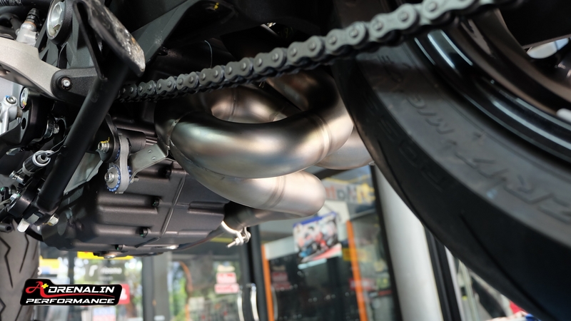 ท่อคู่ Racing termignoni สำหรับ Monster 937 ducati performance ท่อดำปากคาร์บอน พร้อมคอกลาง แทนที่แคต (For Exhibition only)