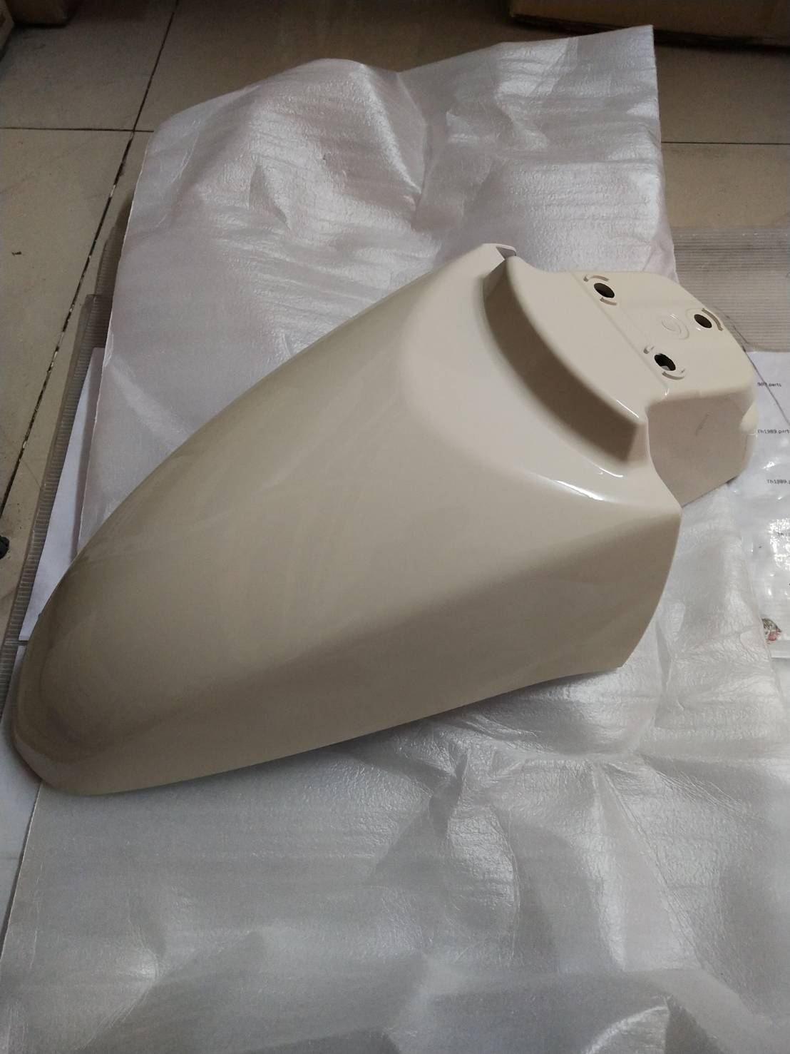 บังโคลนหน้าสีขาว FINO FI , FINO125 อะไหล่แท้ YAMAHA 1YC-F1511-00-1A