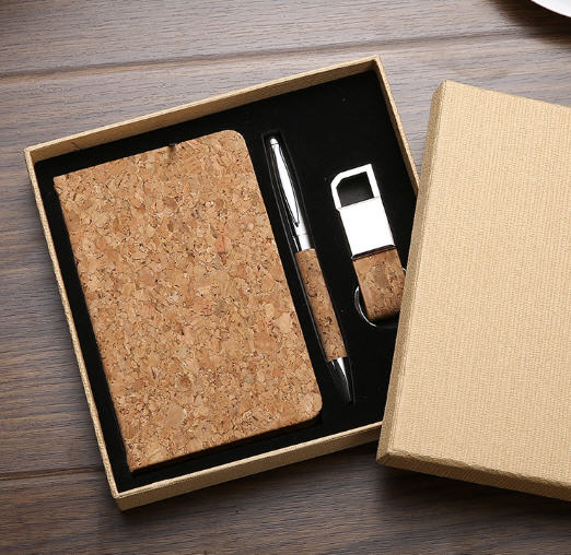 ชุดของขวัญปีใหม่,ชุดสมุด+ปากกา+ที่ห้อยพวงกุญแจ