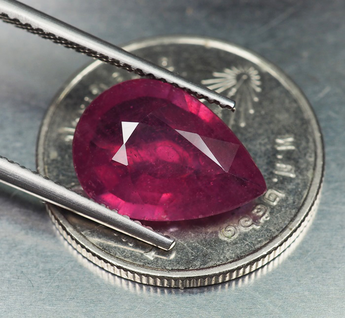 พลอยทับทิม (Ruby) 4.40 กะรัตสีแดงชมพู