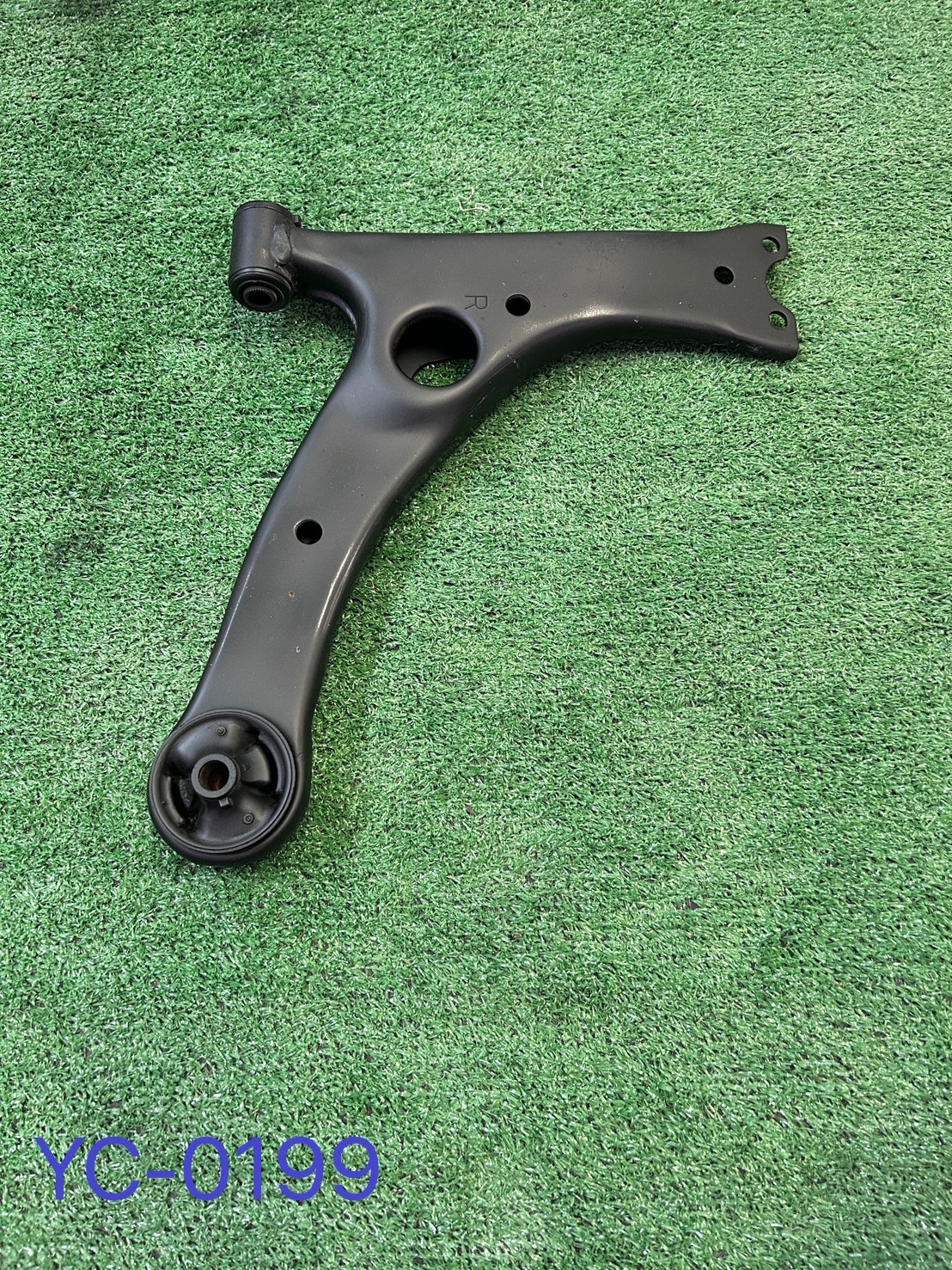 ปีกนกล่างหน้า R Toyota Altis 2001-13 แท้ถอด