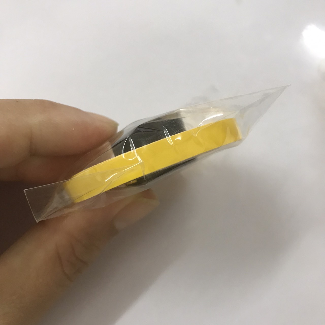 LABEL TAPE ลาเบลสติ๊กเกอร์ (เหลือง-ขาว) กว้าง 6 มม. ยาว 8 เมตร สำหรับเครื่องพิมพ์ปลอกสายไฟ L-MARK LK320