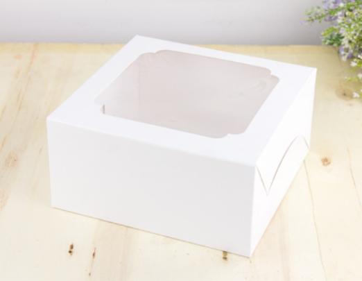 กล่องเค้ก 1 ปอนด์ เจาะหน้าต่างขาว พรีเมียม 20.3 x 20.3 x 10 cm. แพค 20 ใบ (09-8202)