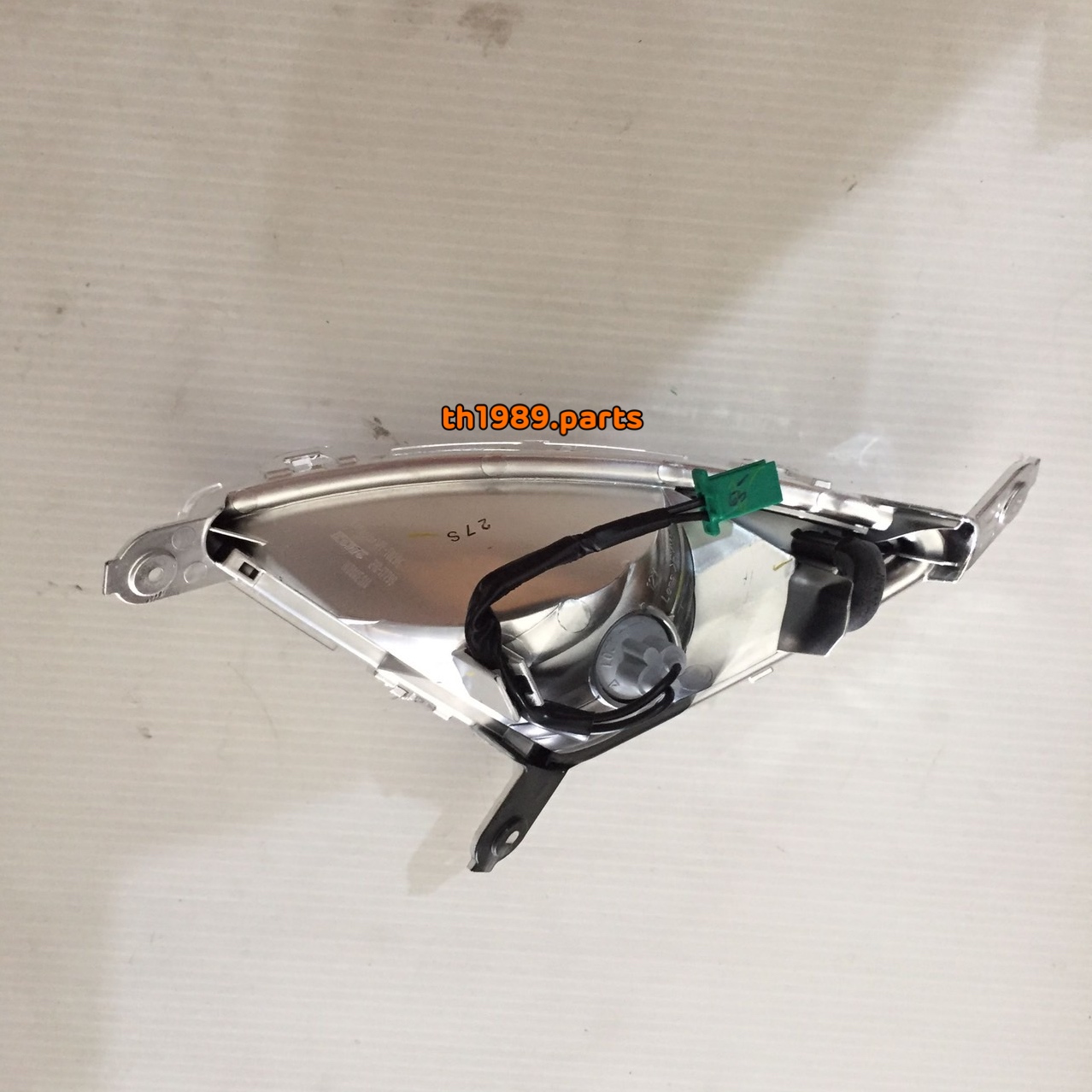 ชุดไฟเลี้ยวหน้า ข้างขวา สำหรับรุ่น Let's UF110NB-L อะไหล่แท้ SUZUKI 35601B27J00N000