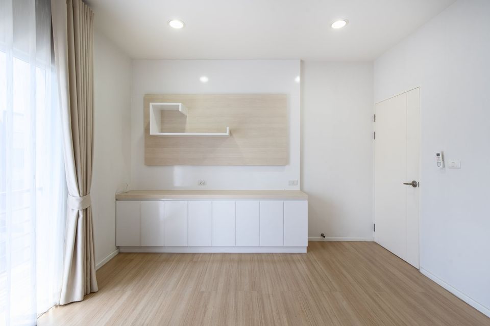 Baan Klang Muang Sukhumvit77