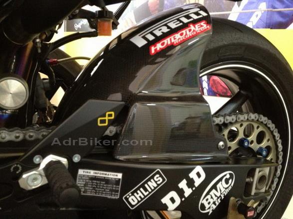 บังโคลนหลังเคฟล่า Clever Wolf ลาย twill สำหรับ R1 2009-2014