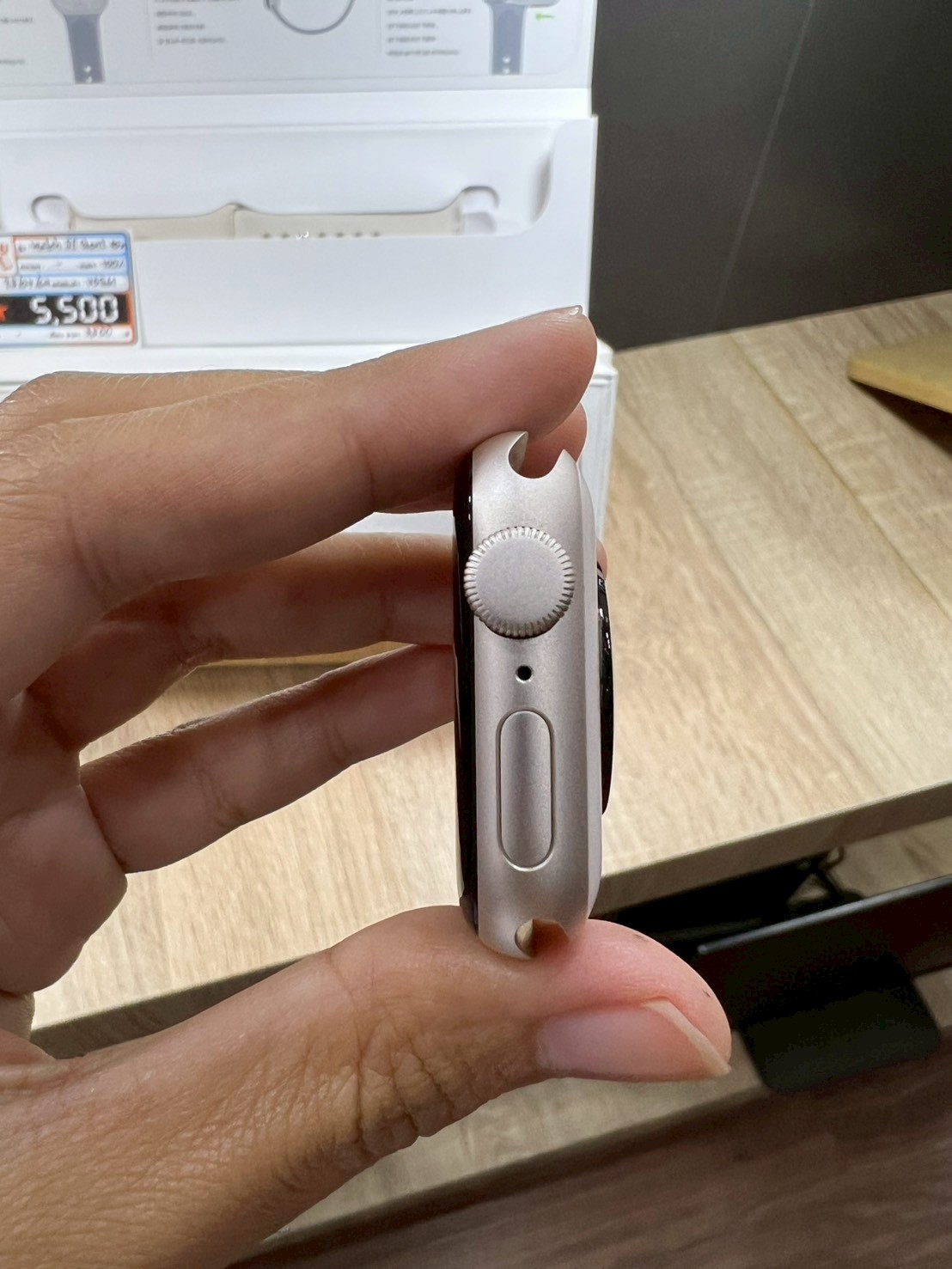 Apple Watch SE GPS อะลูมิเนียม 40 มม. (GEN 2) สี Starlight