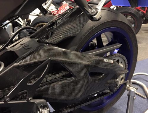 Carbon2Race บังโหลนหลังคาร์บอน สำหรับ MT10