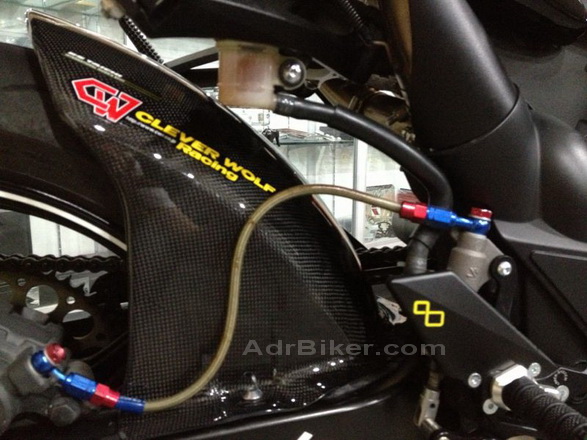 บังโคลนหลังเคฟล่า Clever Wolf ลาย twill สำหรับ R1 2009-2014