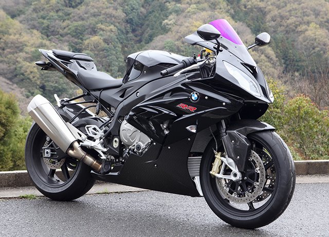 บังโคลนหน้า คาร์บอน Magical Racing จาก Japan สำหรับ S1000RR 15+