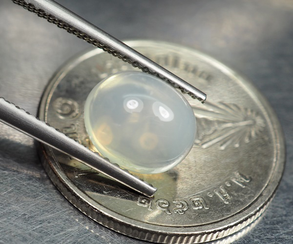 โอปอลขาว (White Opal) 1.70 กะรัต