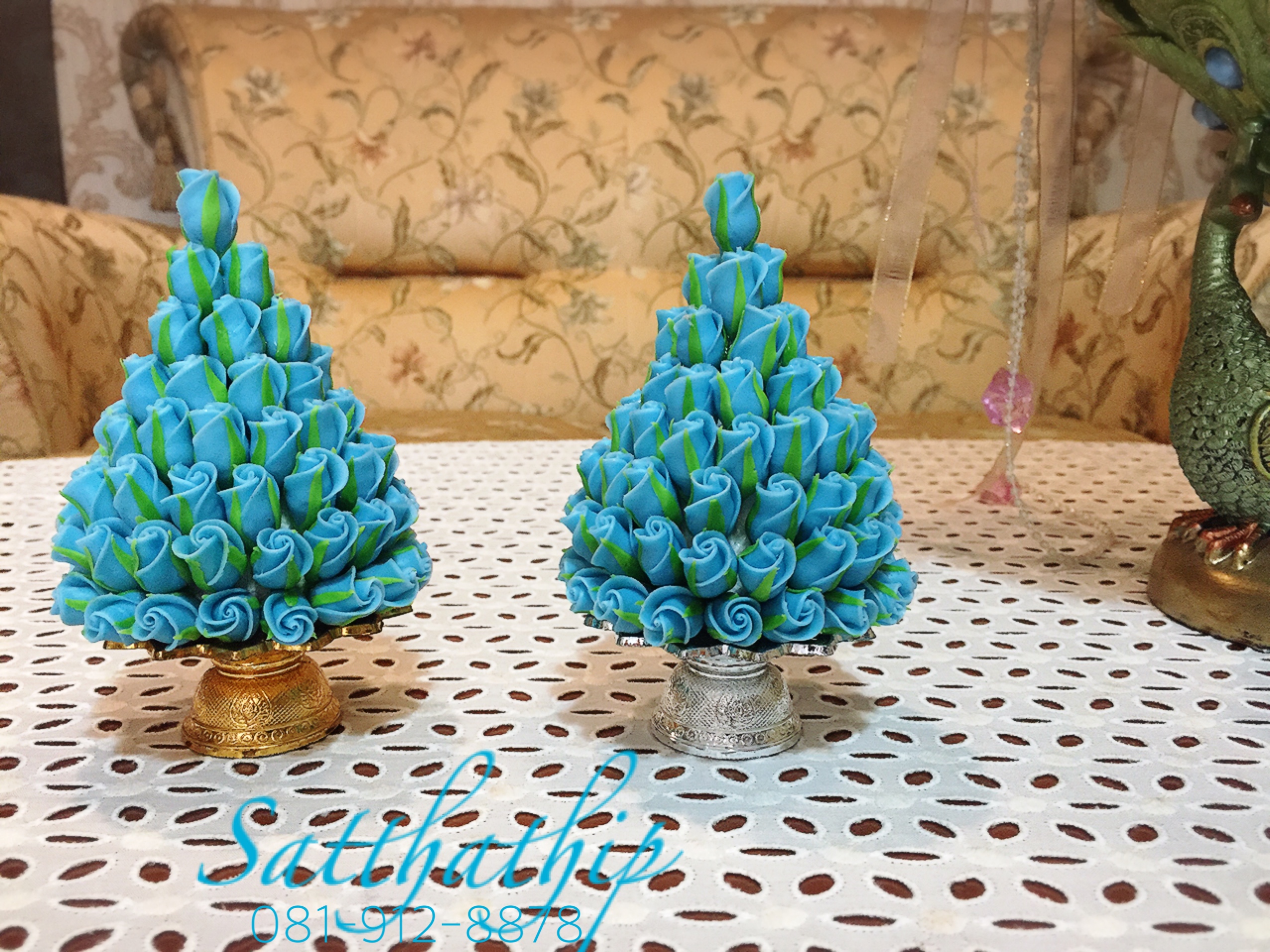 พานพุ่มดอกกุหลาบ ประดิษฐ์จากดิน [3.5 นิ้ว 850 บาท/คู่]