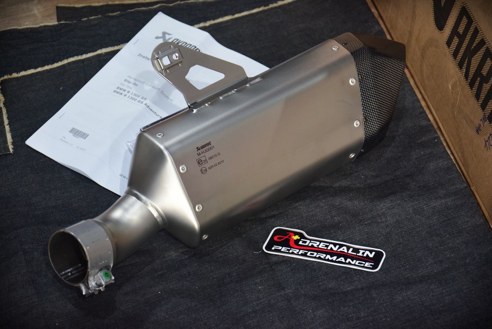 ท่อ Akrapovic สลิปออน สำหรับ R1300 GS 2024+ ไทเทเนียม (For Exhibition only)